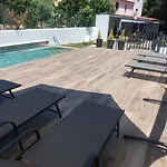 Casa Do Pato 2 *